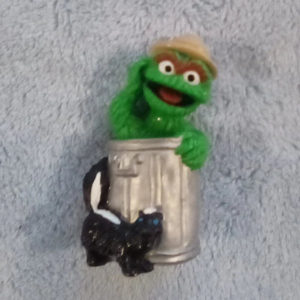 Stinky Oscar The Grouch Figure